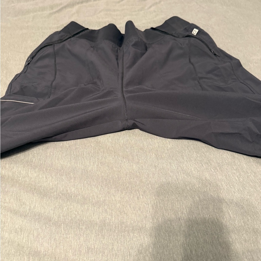 Women’s Gray Jogger Scrub Pants - Picture 3 of 5